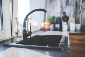 Waschbecken in einer Küche