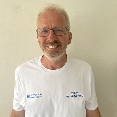 Gerold Epmann als Experte für Versicherungen bei Altersgerecht Modernisieren