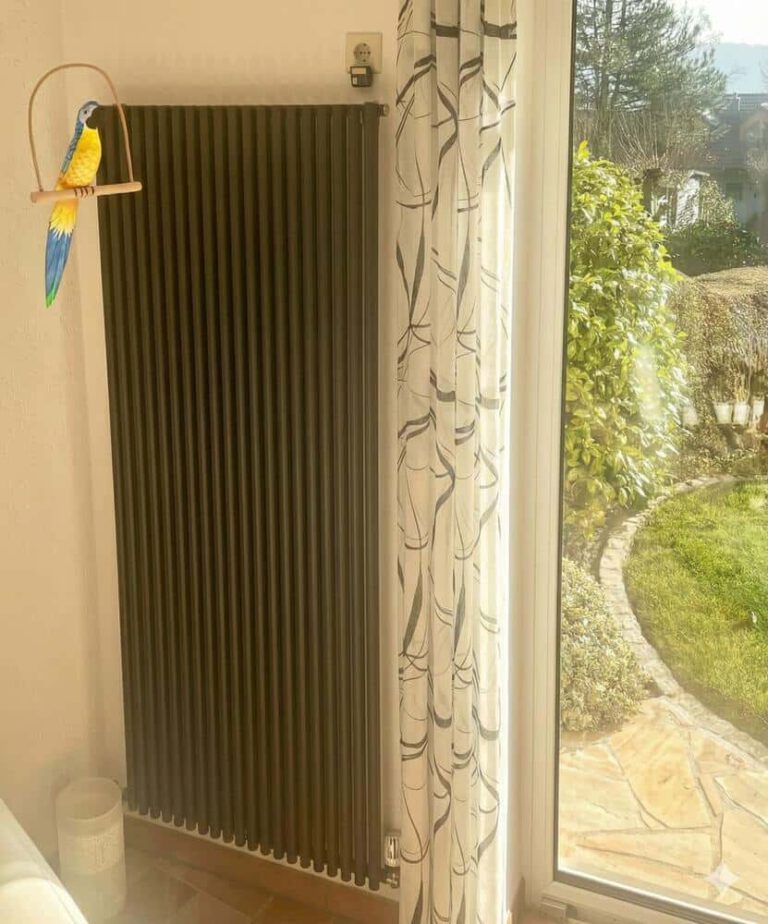 Versetzung der Heizkörper an die Seitenwand beim Nachrüsten von bodentiefen Fenstern - ©Altersgerecht Modernisieren