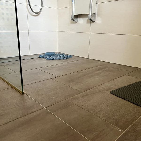 Bodenebene Dusche - © Altersgerecht Modernisieren